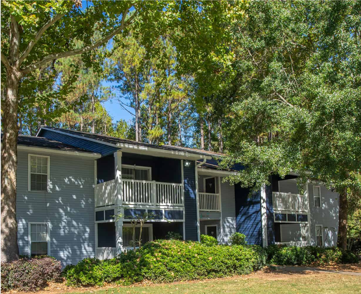 Exterior view of the balconies at Reserve at Sweetwater Creek apartments in Austell GA Rectangle 31